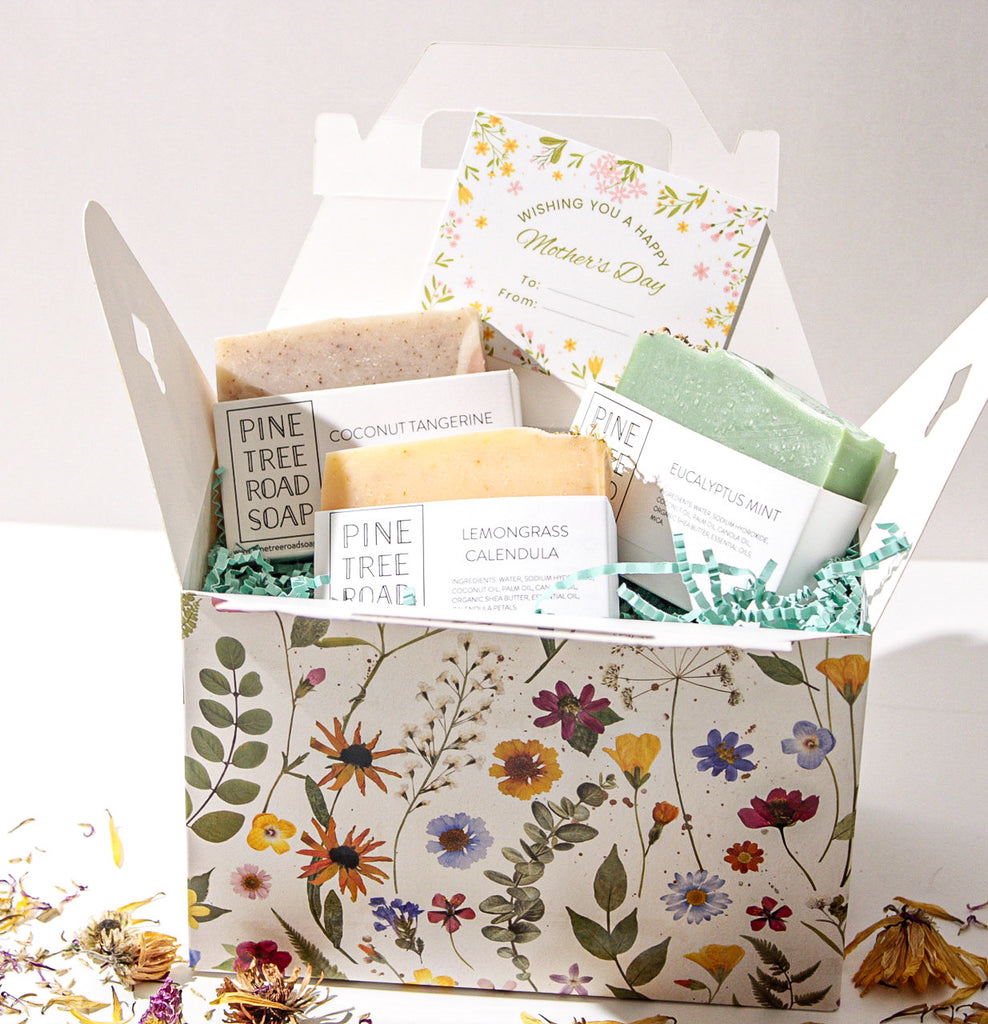 MOTHER'S DAY GIFT BOX