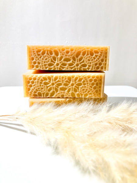 HONEYSUCKLE + VANILLA